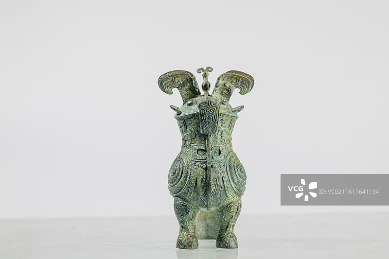 商代妇好鸮尊 青铜艺术珍品图片素材