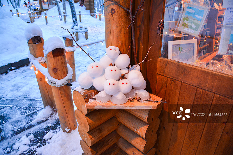 北海道，雪人小团子图片素材