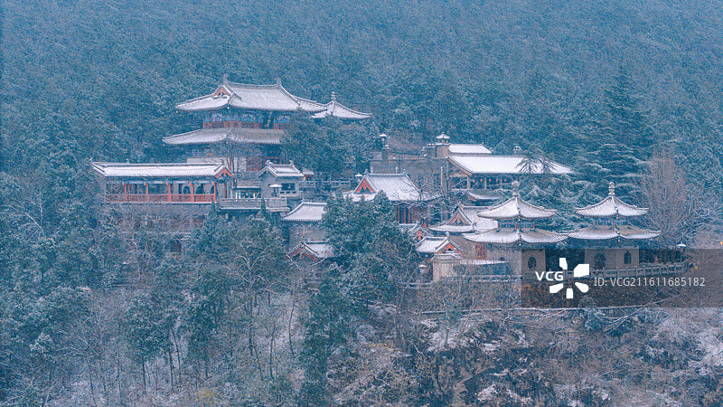 河南洛阳：暴雪中的龙门石窟图片素材