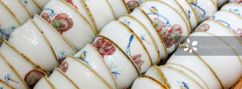 景德镇陶瓷茶杯图片素材