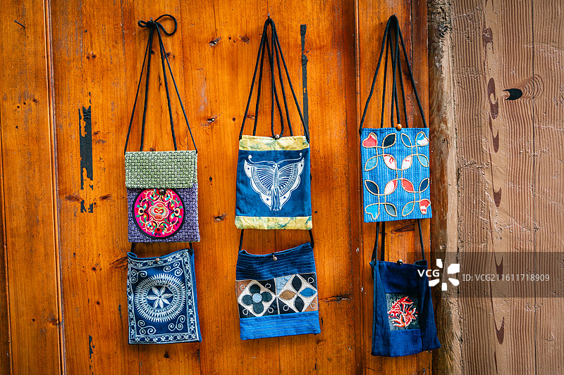 贵州黔东南苗族侗族手工艺品布袋图片素材