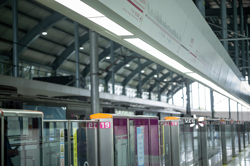 成都植物园地铁站 地上轨道图片素材