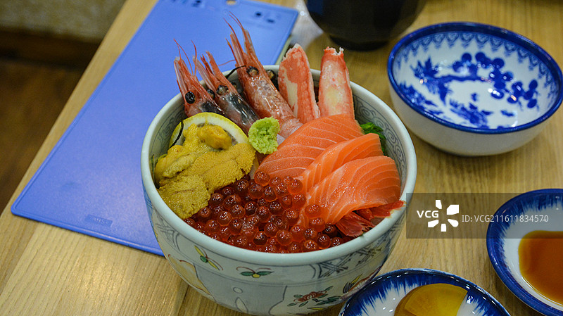 生鱼片盖饭图片素材