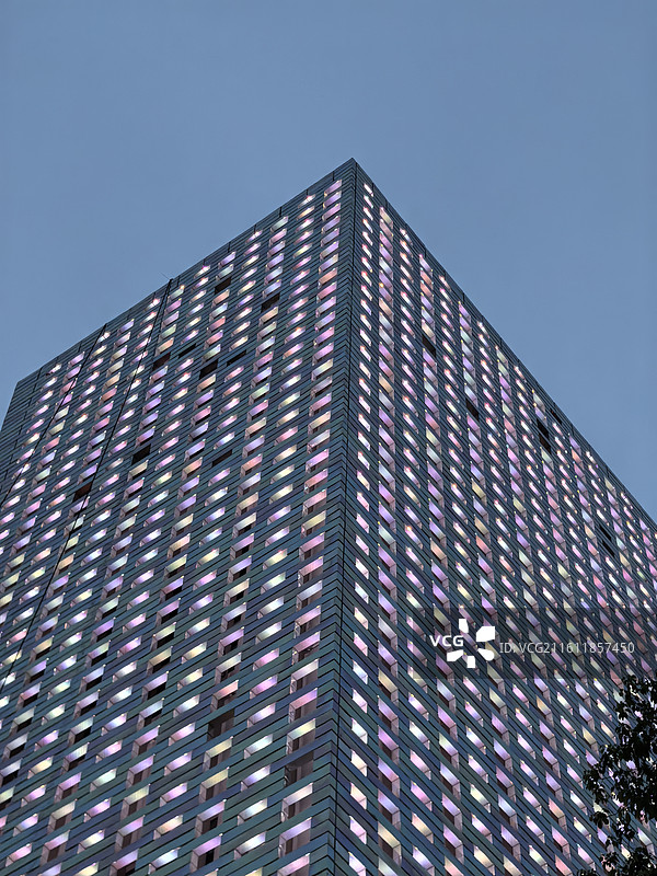 上海现代商业建筑特色外立面表皮图片素材