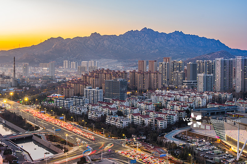 青岛西海岸城市天际线夜景图片素材