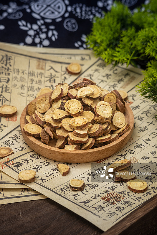 东方传统中药材甘草片药食同源草药切片图片素材