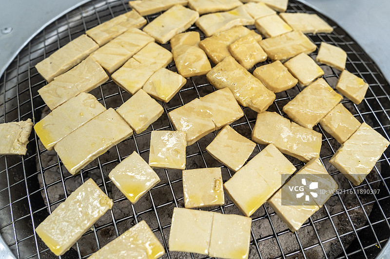 贵州特色小吃烤小豆腐图片素材