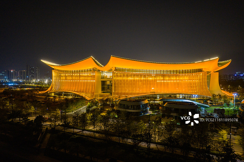 夜幕下航拍广州南沙国际金融〔IFF〕永久会址图片素材
