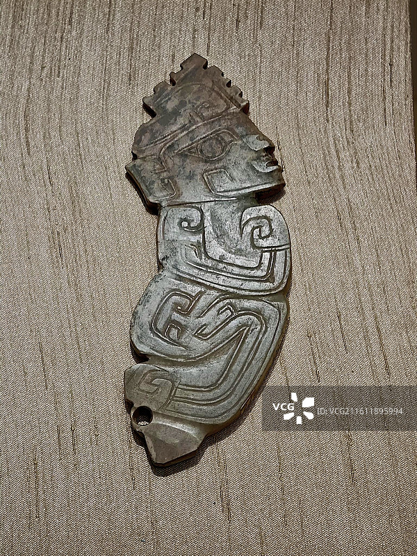 凤冠人形佩 商代 1976年河南安阳股墟妇好墓出土 中国国家博物馆藏图片素材