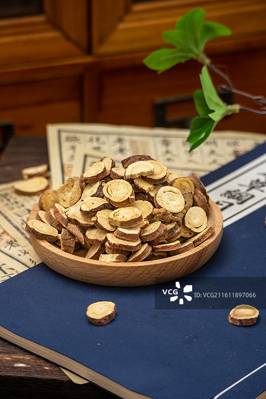 东方传统中药材甘草片药食同源草药切片图片素材