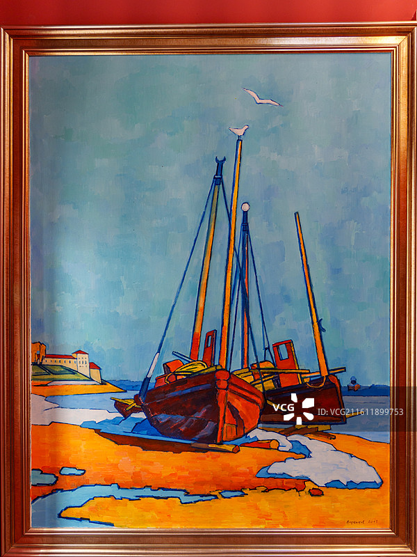 东北黑龙江哈尔滨市博物馆馆藏的海边渔船主题油画版画展品图片素材
