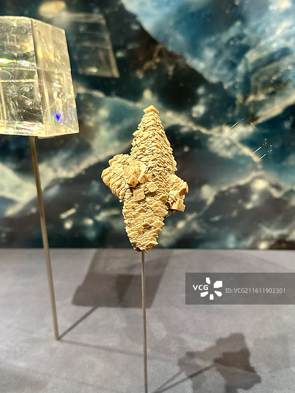 上海L'ÉCOLE珠宝艺术中心矿石奇珍展览之矿石展品图片素材