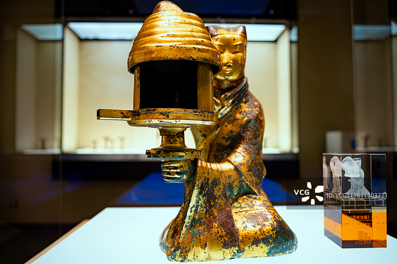 中国河北省河北博物院高清图片，镇馆之宝长信宫灯图片素材