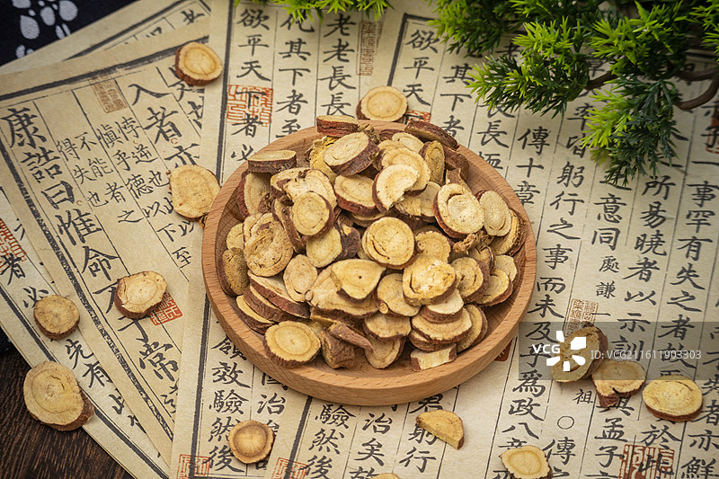 东方传统中药材甘草片药食同源草药切片图片素材