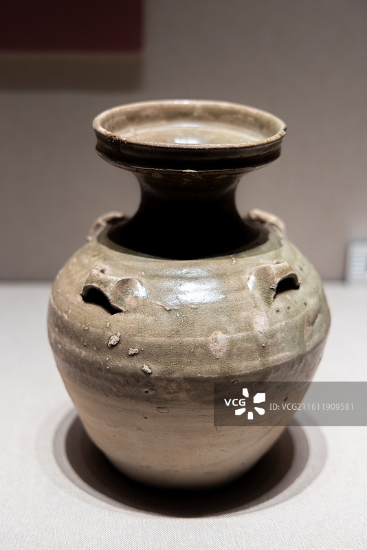 酒泉市博物馆 西晋 青釉四系盘口壶图片素材