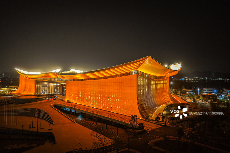 夜幕下航拍广州南沙国际金融〔IFF〕永久会址图片素材