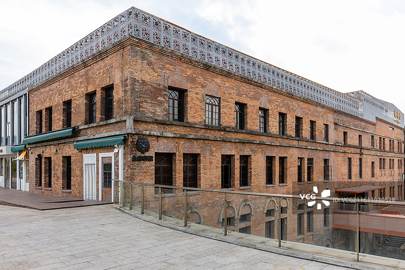 福州闽江边青年广场特色红砖建筑景观图片素材