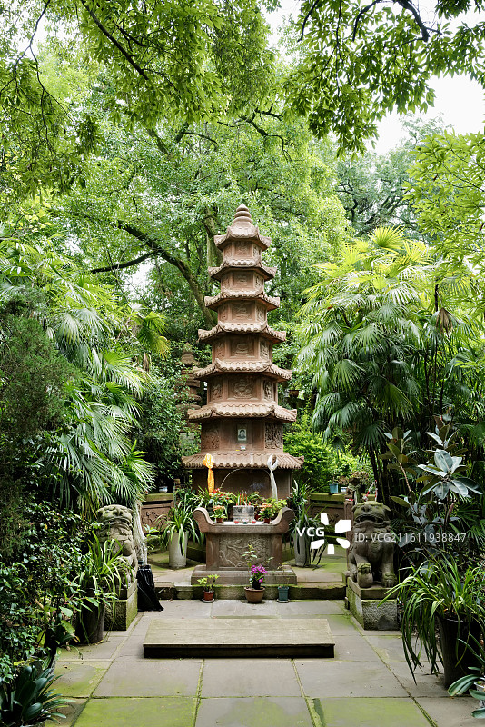 四川乐山大佛景区乌尤寺塔林图片素材