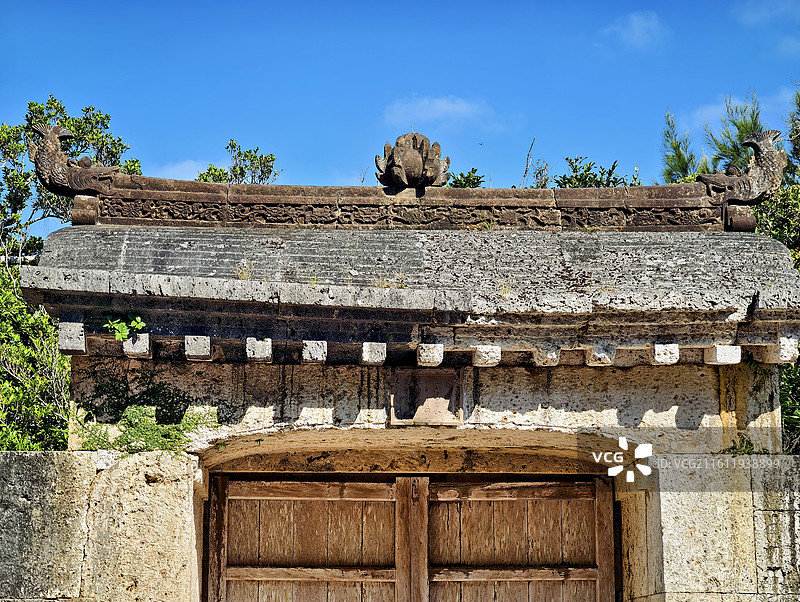 日本冲绳县那霸市，首里城园比屋武御岳石门图片素材