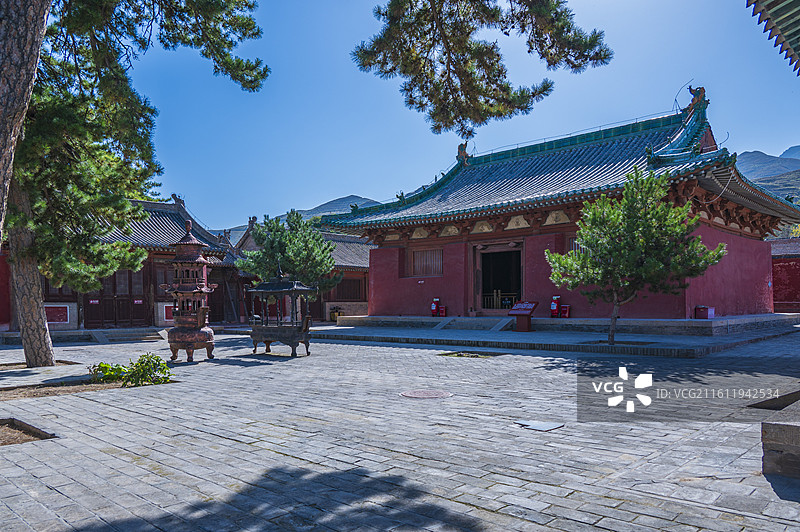 山西省忻州市繁峙县金代建筑岩山寺风光——文殊殿图片素材
