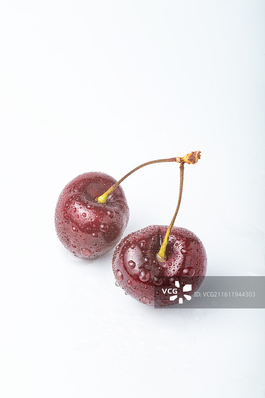 水润饱满的新鲜车厘子图片素材