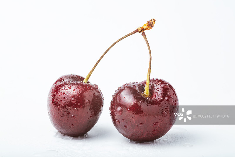 水润饱满的新鲜车厘子图片素材