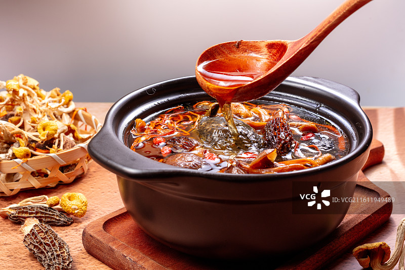 菌菇乌鸡汤图片素材
