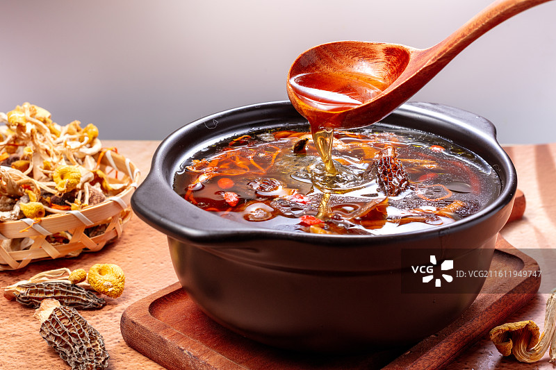 菌菇乌鸡汤图片素材