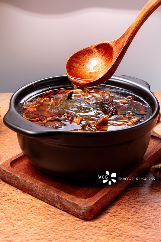 菌菇乌鸡汤图片素材