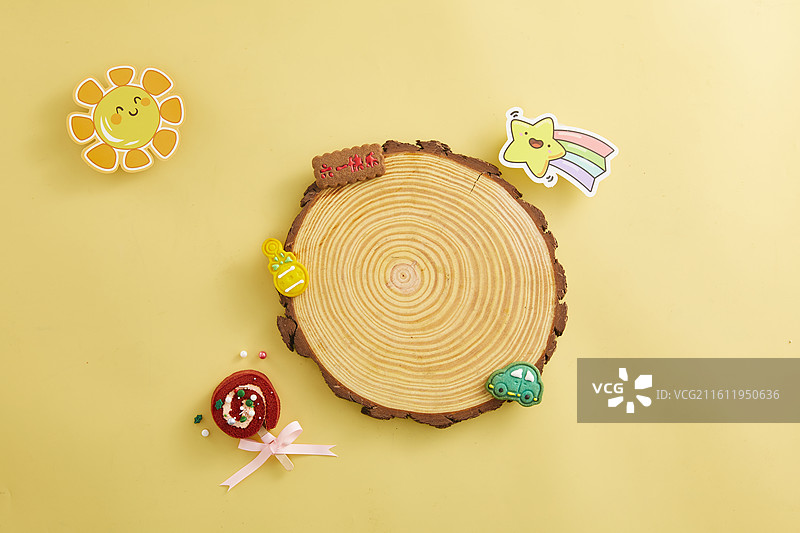 黄色背景木片装饰图片素材