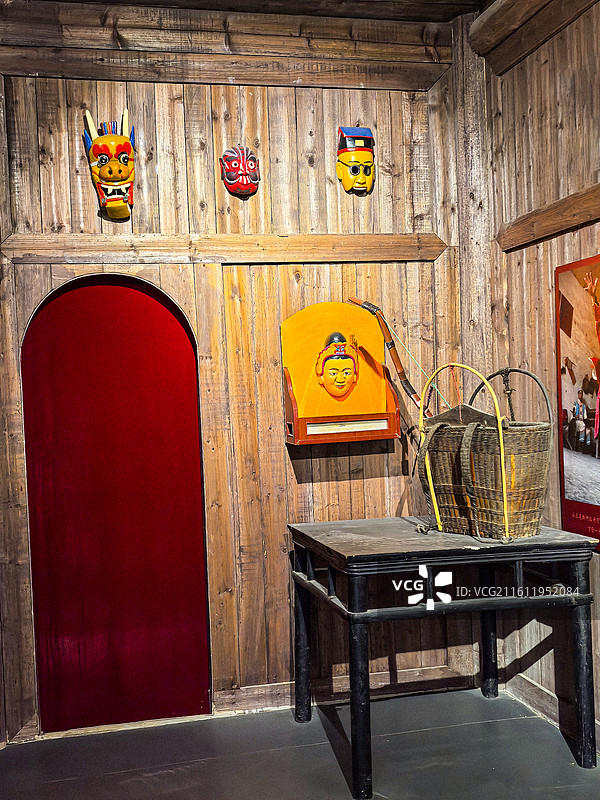 道真中华仡佬文化博物馆藏品 ，贵州仡佬族傩文化藏品，傩面具，傩文化剪纸，傩文化雕版图片素材