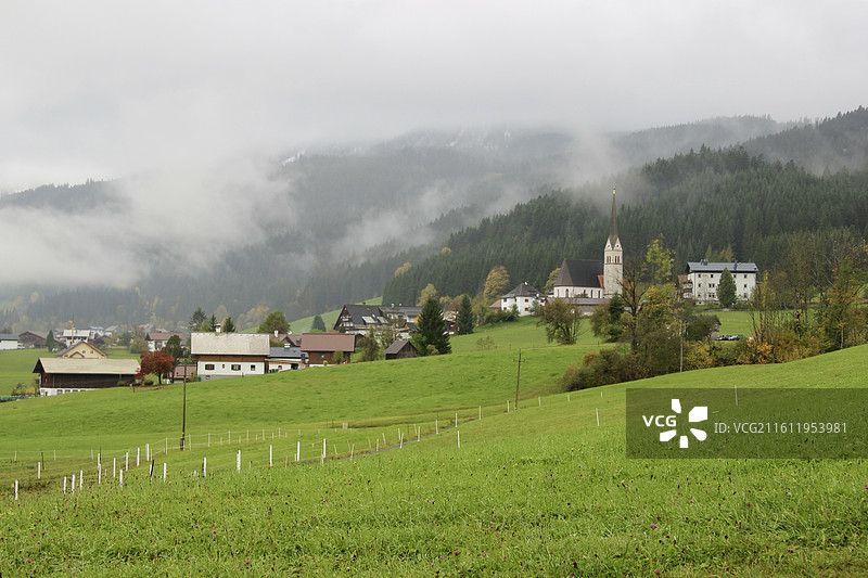 奥地利戈绍小镇绿色田园自然风景图片素材