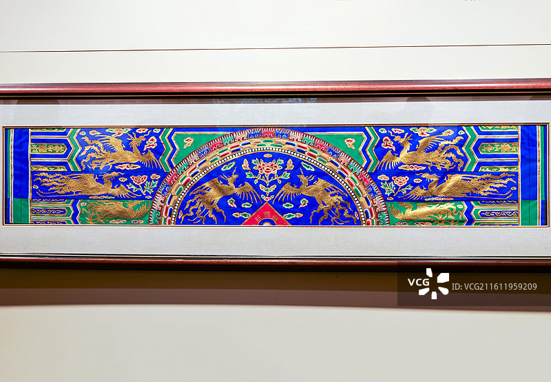 《乐道堂反搭包袱凤和玺彩画小样》 北京恭王府葆光室“恭王府历史沿革展”图片素材