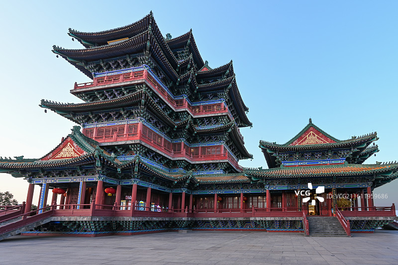 江南四大名楼之一：南京阅江楼，碧瓦朱楹映长江图片素材