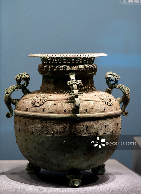 春秋镂空龙耳铜罍：蚌埠双墩1号墓出土青铜瑰宝图片素材
