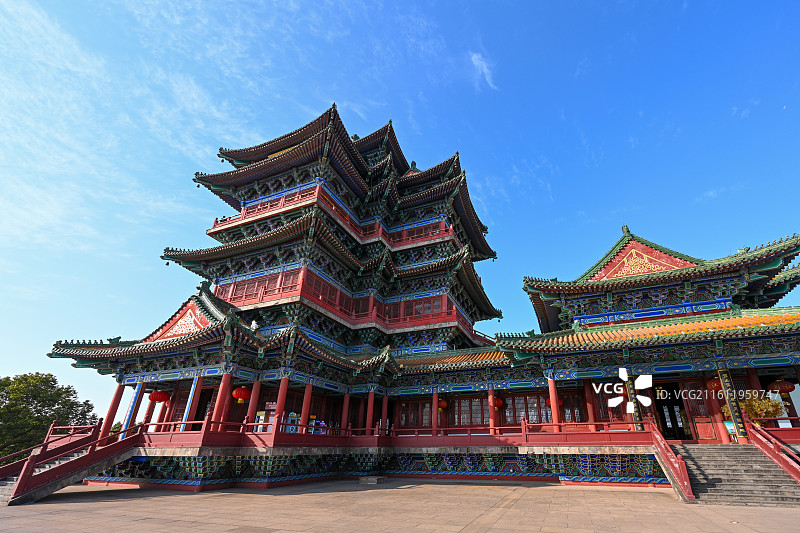 江南四大名楼之一：南京阅江楼，碧瓦朱楹映长江图片素材