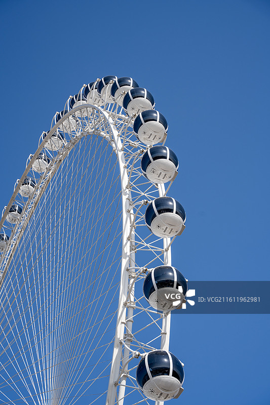 陕西富平县中华郡文化旅游景区荆山之眼摩天轮图片素材
