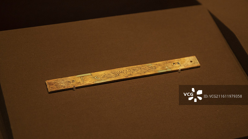 骨尺，汉，巴彦淖尔市磴口县纳林套海墓地出土，内蒙古自治区文物考古研究院藏，二级文物图片素材