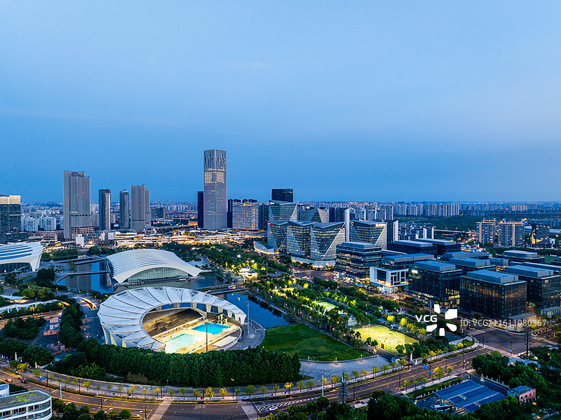 上海前滩CBD 商务区 东方体育中心图片素材