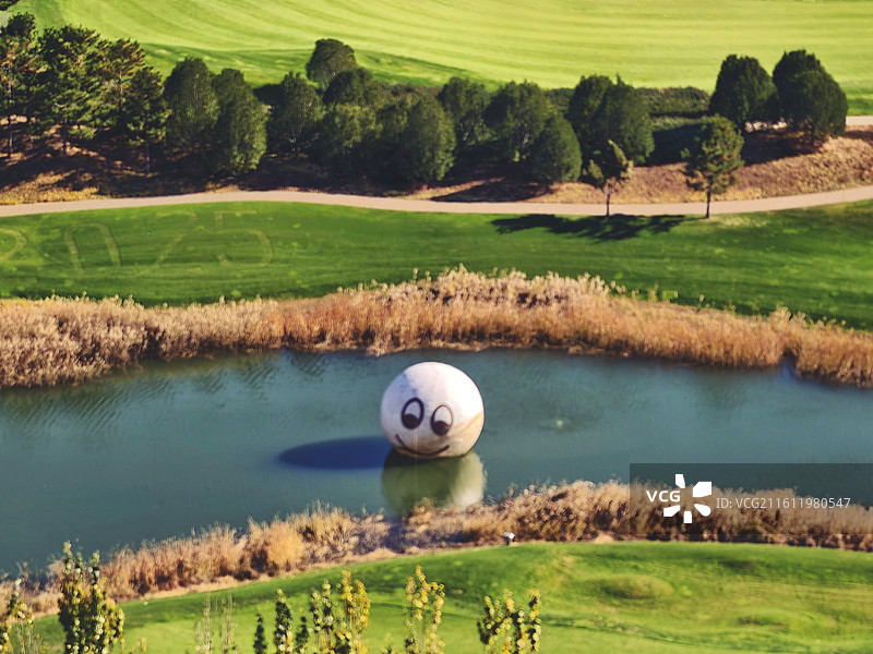 湖间高尔夫图片素材