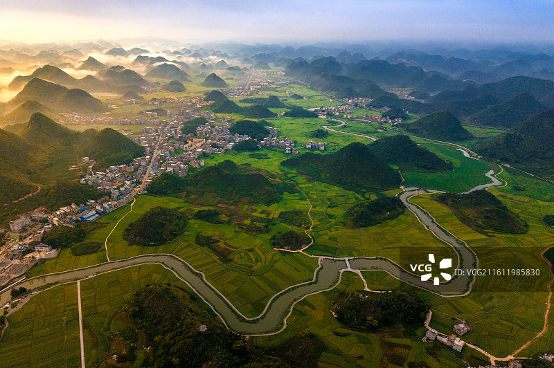 云南省文山壮族苗族自治州广南县八宝镇风光图片素材