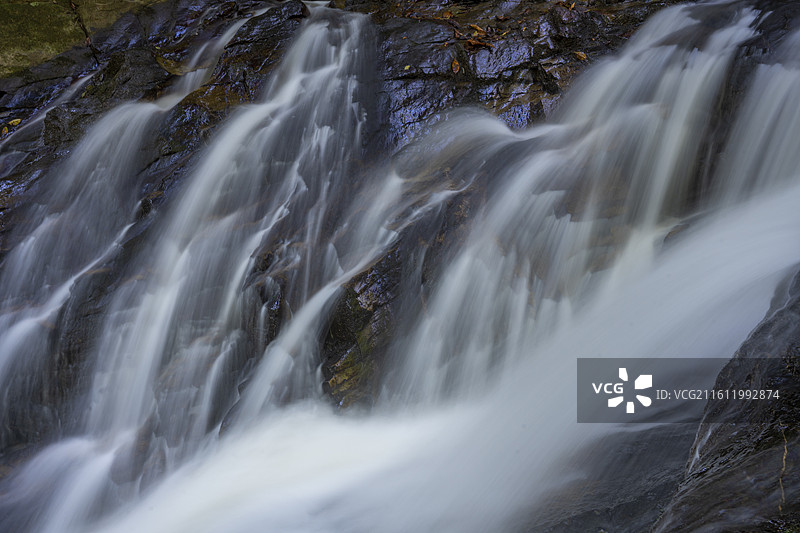 云南德宏莫里瀑布图片素材