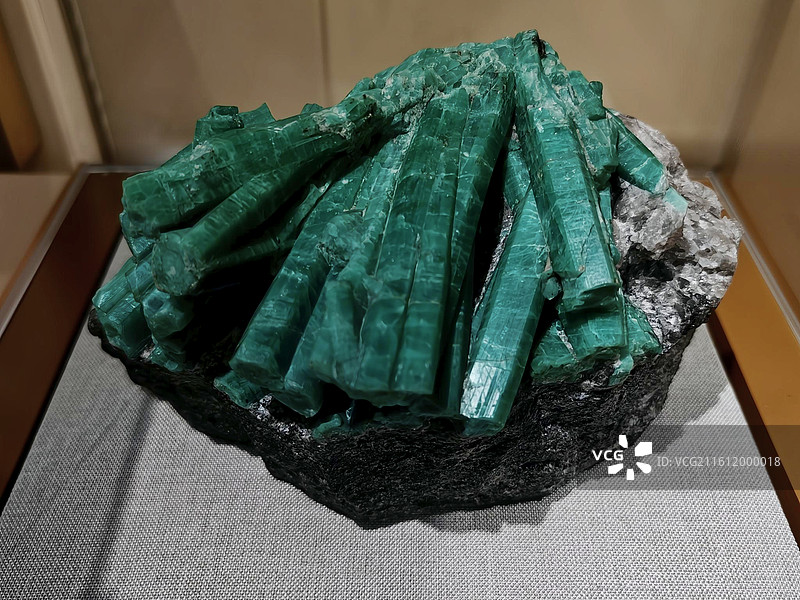 祖母绿晶簇 云南文山 中国地质博物馆藏图片素材