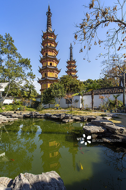 苏州双塔寺双塔（七层八角楼门式仿木砖塔）景观图片素材