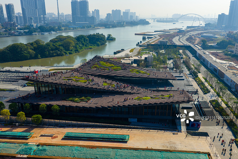 航拍广东广州广船滨江公园船台1914网红打卡地图片素材