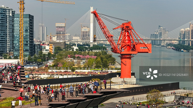 航拍广东广州广船滨江公园船台1914网红打卡地图片素材