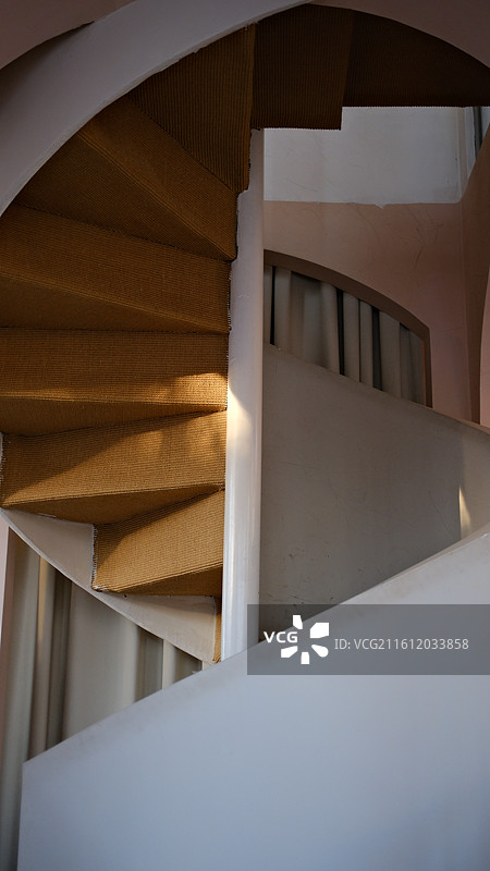 红砖旧厂房变身创意空间图片素材