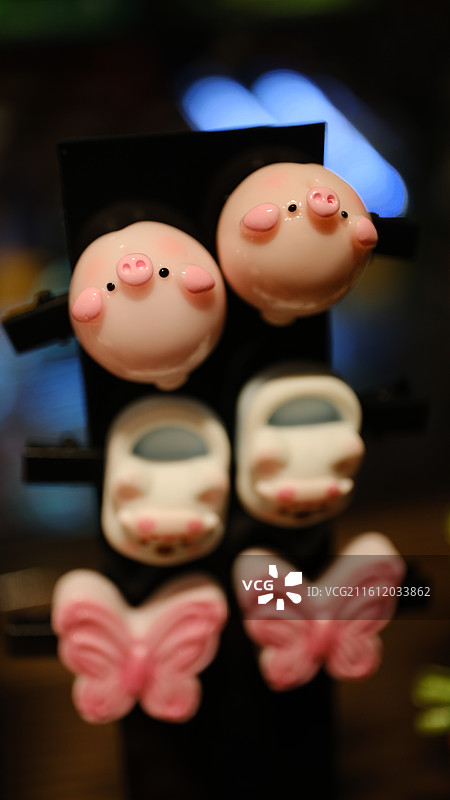 小猪卡通发卡图片素材