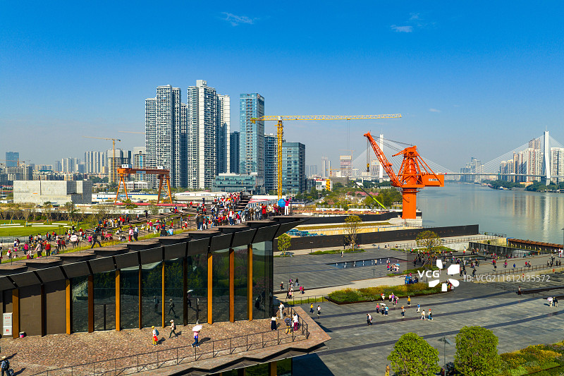 航拍广东广州广船滨江公园船台1914网红打卡地图片素材