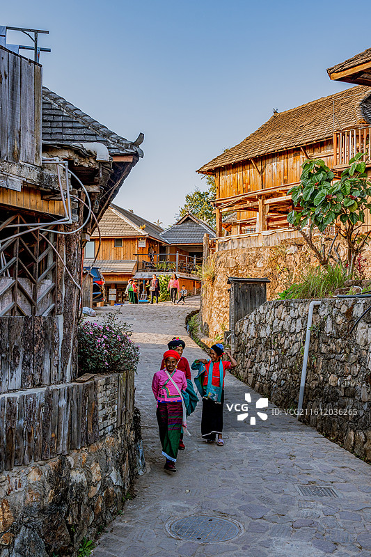 云南普洱市景迈山翁基布朗族古寨风光图片素材